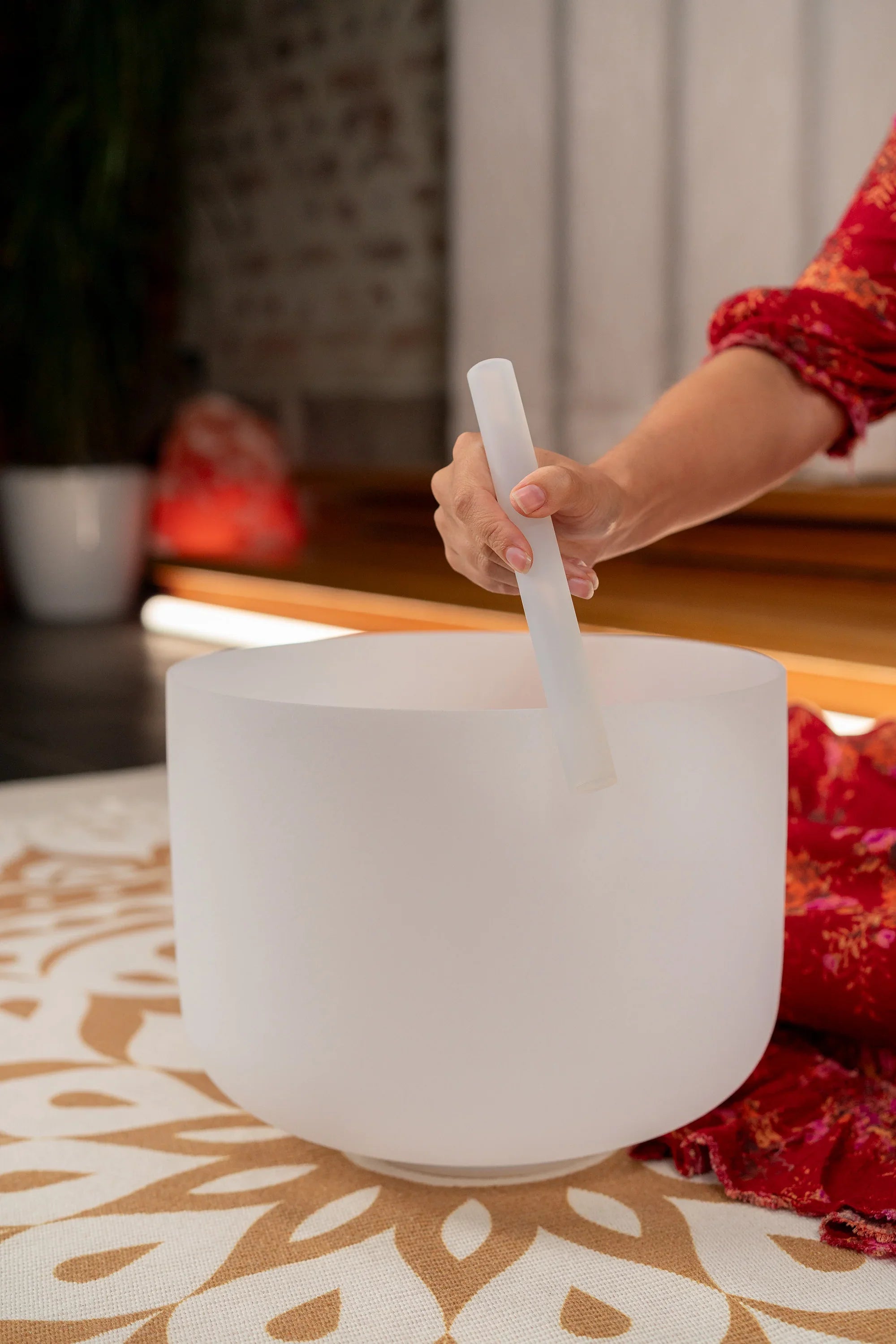 12" White-Frosted Crystal Singing Bowl, Note B3, Crown Chakra