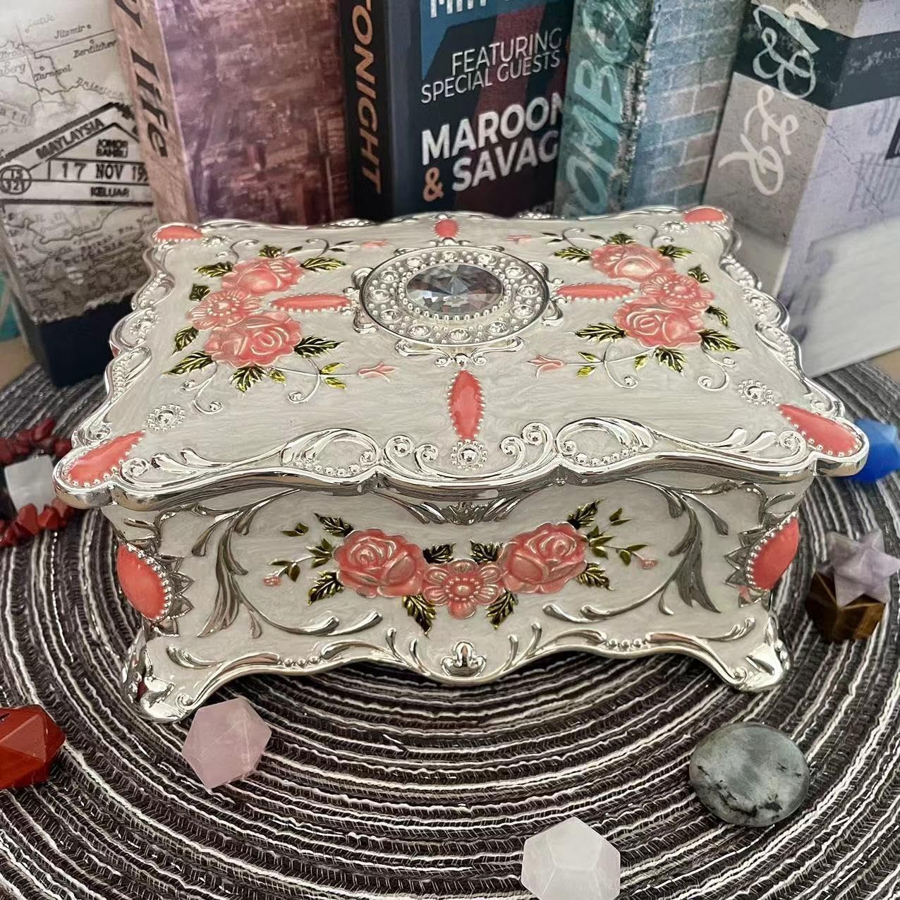Ornate Pastoral-Style Jewelry Box – Velvet-Lined Gift for Girls & Women