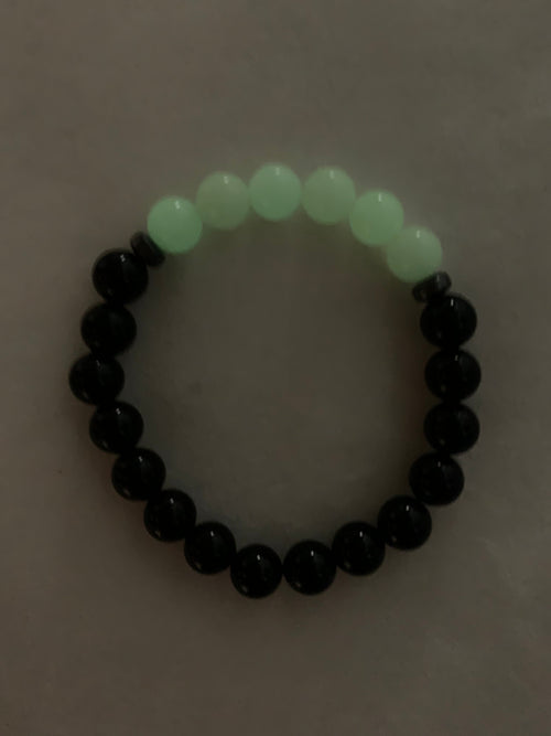Aragonite Green/Yellow with Onyx Bracelet 8 mm Round Beads - Naturally Glows in the Dark