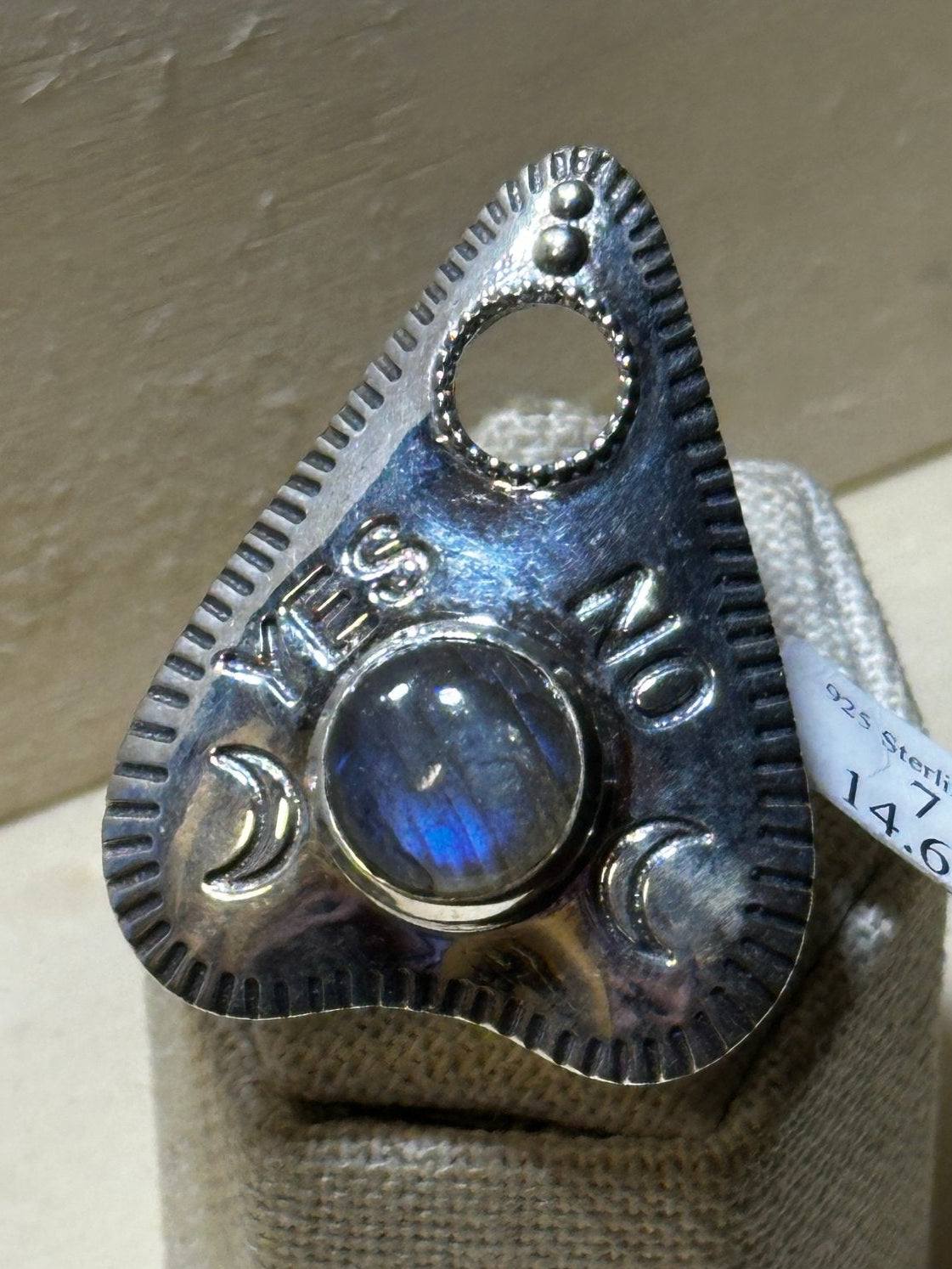 Ouija Labradorite Ring (14.6072)